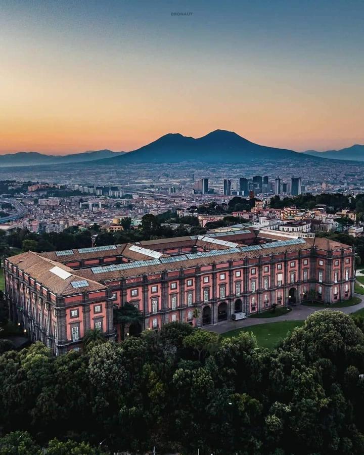"Dint E Viche E Napule" Guest House Неаполь Экстерьер фото