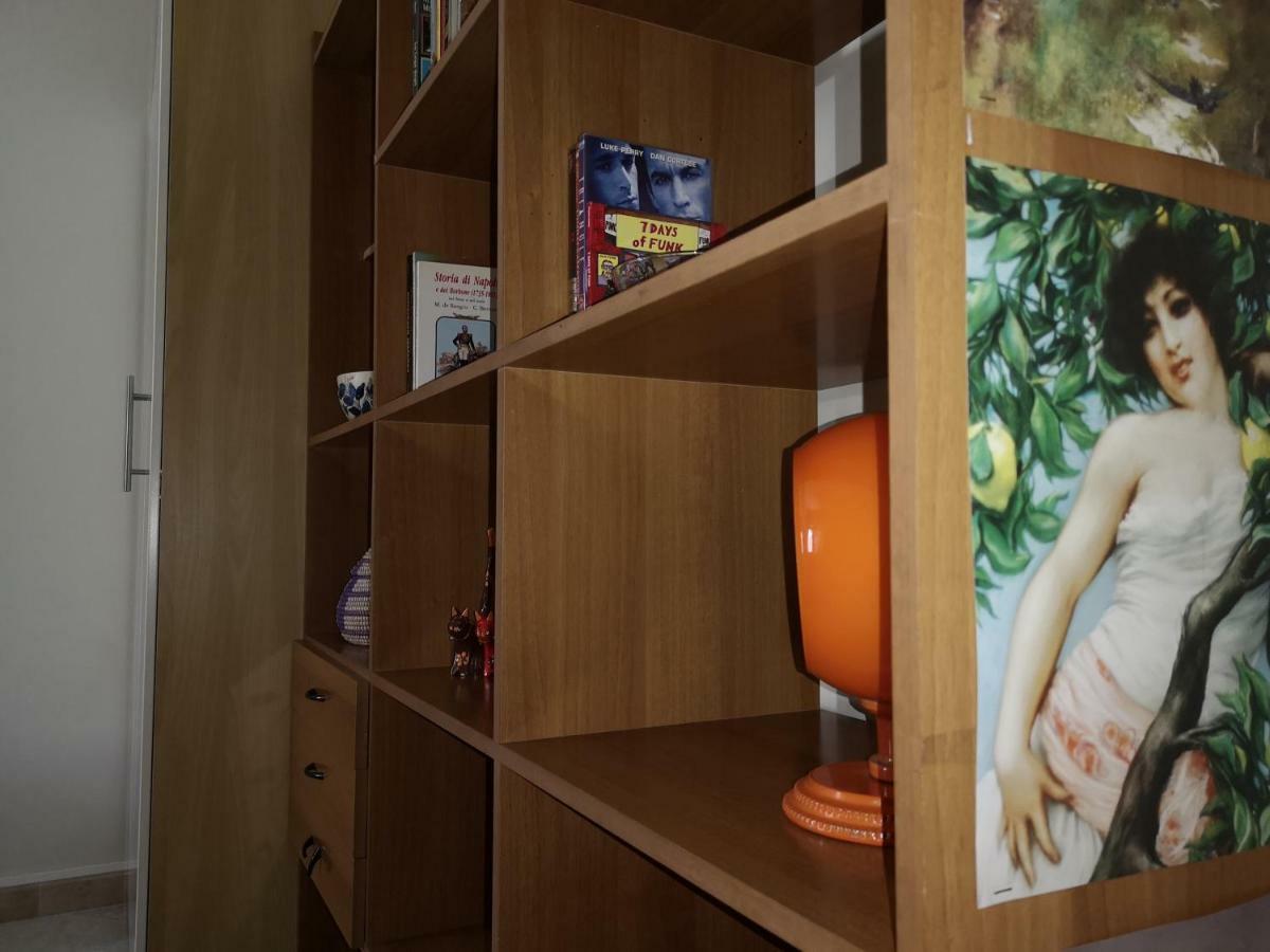 "Dint E Viche E Napule" Guest House Неаполь Экстерьер фото
