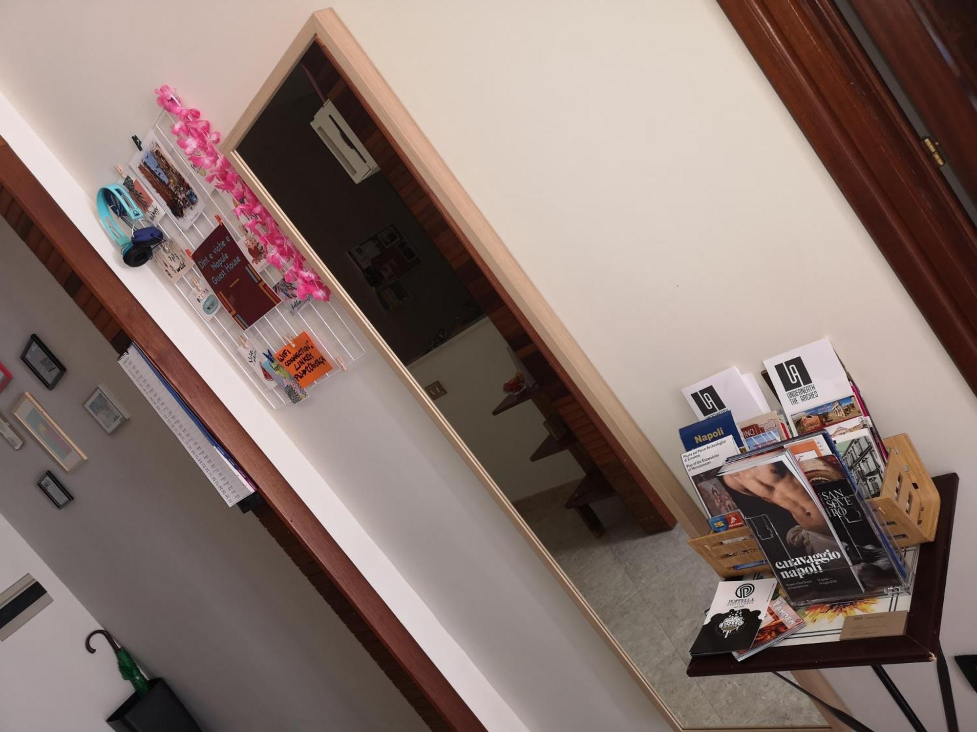 "Dint E Viche E Napule" Guest House Неаполь Экстерьер фото
